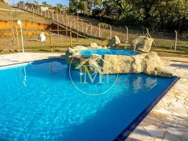 Pousada com 9000m² 8 quartos e 10 banheiros, à venda, no bairro Centro em Ibiúna