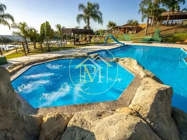 Pousada com 9000m² 8 quartos e 10 banheiros, à venda, no bairro Centro em Ibiúna