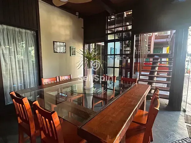Pousada 11 quartos e 12 banheiros, para alugar, no bairro Piratininga em Niterói