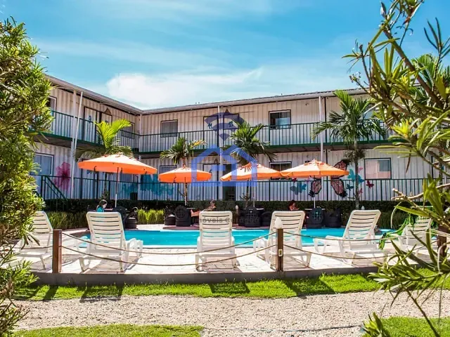 Pousada com 850m² 16 quartos e 16 banheiros, à venda, no bairro Maranduba em Ubatuba