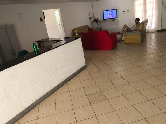 Pousada 16 quartos e 16 banheiros, à venda ou para alugar, no bairro Grussaí em São João da Barra