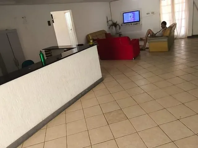 Pousada 16 quartos e 16 banheiros, à venda ou para alugar, no bairro Grussaí em São João da Barra