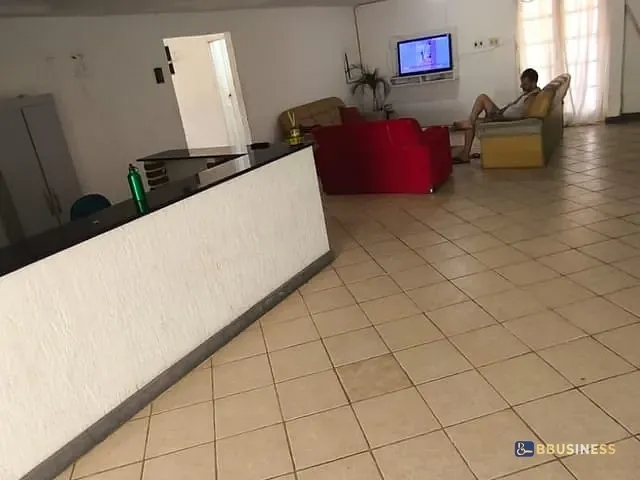 Pousada 16 quartos e 16 banheiros, à venda ou para alugar, no bairro Grussaí em São João da Barra
