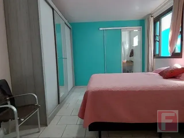 Pousada 5 quartos e 4 banheiros, à venda, no bairro Itapema do Norte em Itapoá