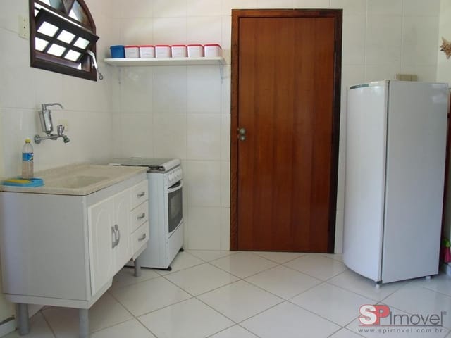 Pousada à venda, no bairro Prainha em Caraguatatuba