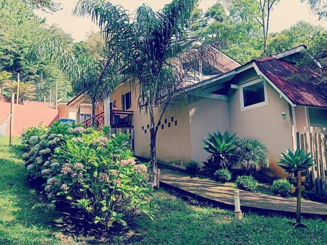 Pousada com 1690m², à venda, no bairro Monte Verde em Camanducaia