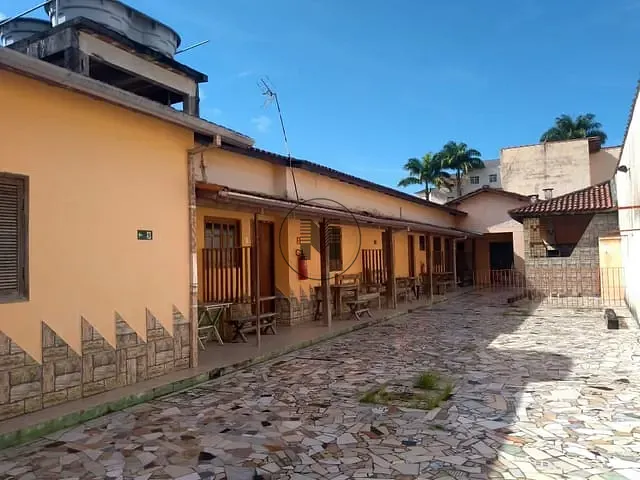 Pousada com 750m², à venda, no bairro Itaguá em Ubatuba