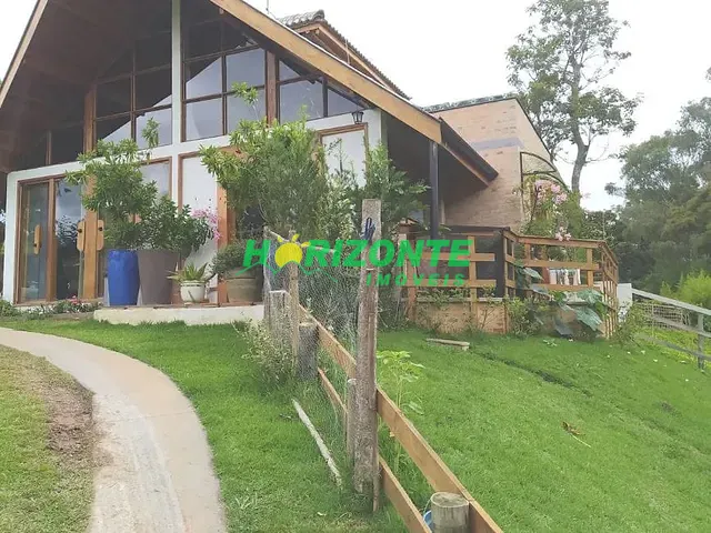 Pousada com 1200m² 2 quartos e 3 banheiros, à venda, no bairro Setor Central em São Bento do Sapucaí