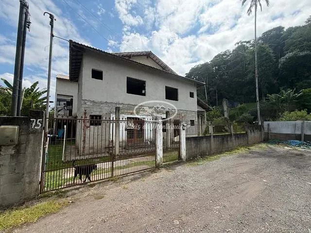 Pousada com 1336m² 11 quartos e 12 banheiros, à venda, no bairro Penedo em Itatiaia