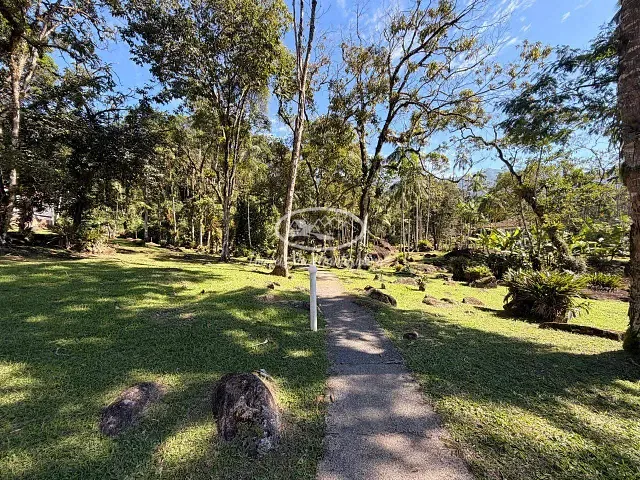 Pousada com 15830m² 16 quartos e 16 banheiros, à venda, no bairro Serrinha do Alambari (Agulhas Negras) em Resende