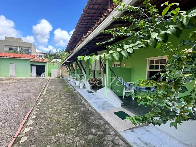 Pousada 16 quartos e 19 banheiros, à venda, no bairro Olivença em Ilhéus