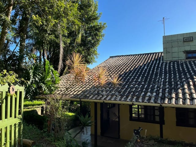 Pousada com 2643m² 4 quartos e 3 banheiros, à venda, no bairro Ingleses do Rio Vermelho em Florianópolis
