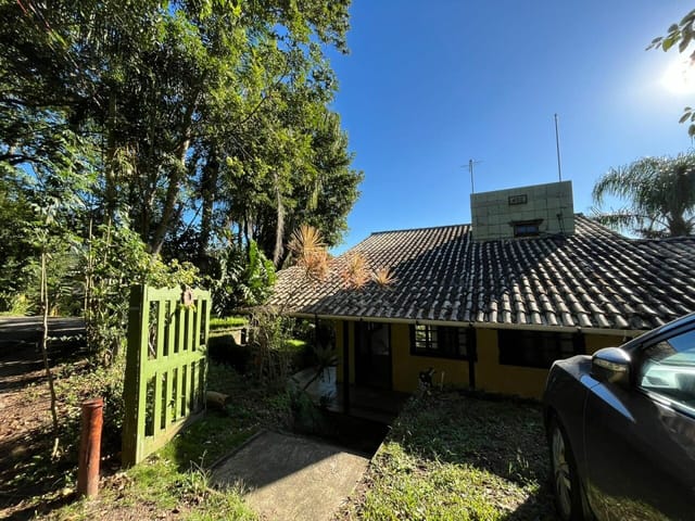 Pousada com 2643m² 4 quartos e 3 banheiros, à venda, no bairro Ingleses do Rio Vermelho em Florianópolis