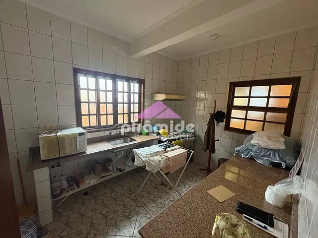 Pousada com 3000m², à venda, no bairro Massaguaçu em Caraguatatuba