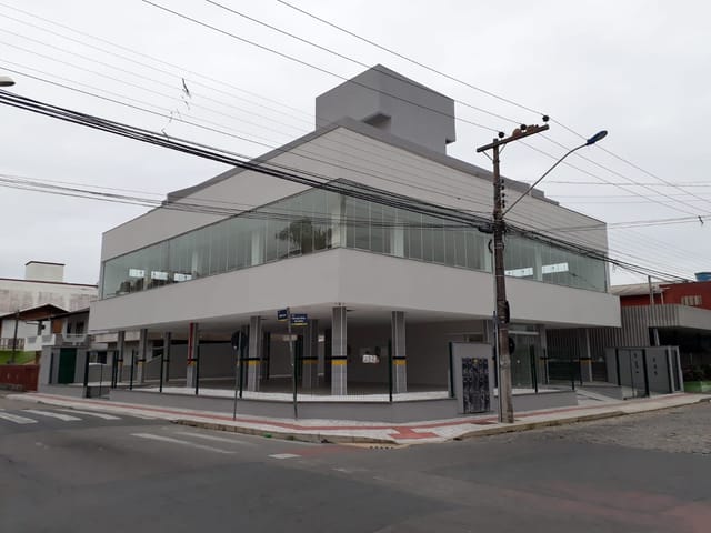 Prédio com 1071m², à venda, no bairro Cordeiros em Itajaí