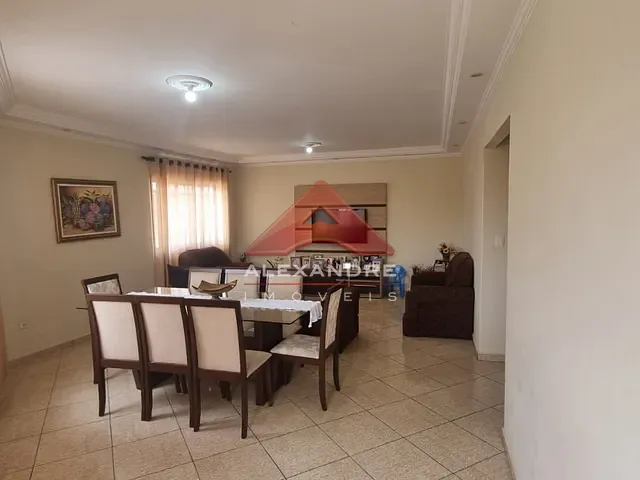 Prédio com 388m², à venda, no bairro Vila Tesouro em São José dos Campos