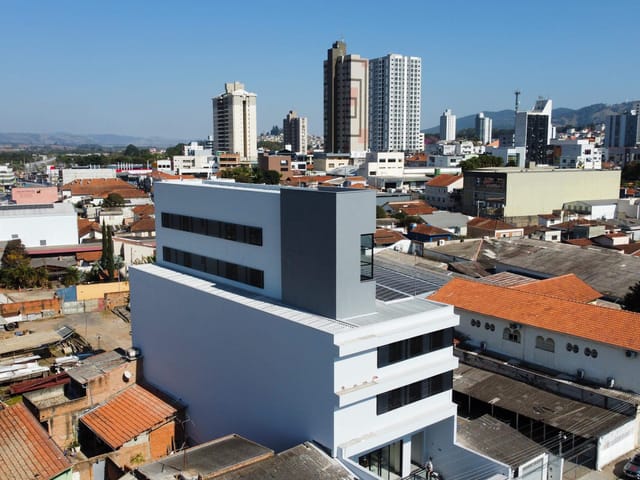 Prédio à venda ou para alugar, no bairro Centro em Pouso Alegre