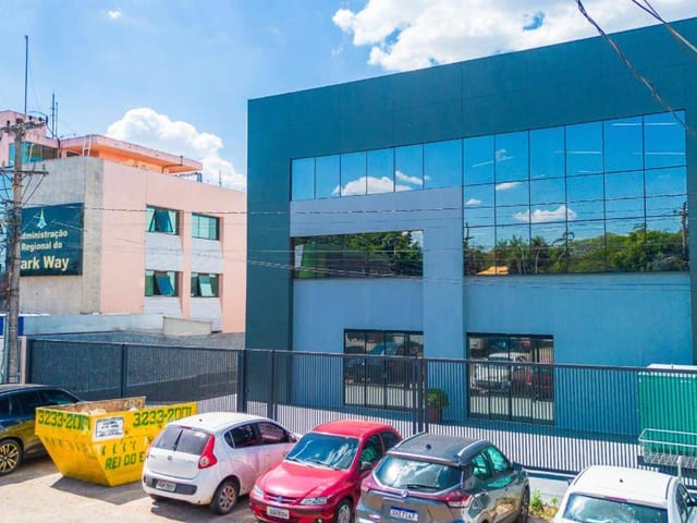 Prédio à venda ou para alugar, no bairro Setor de Indústrias Bernardo Sayão (Núcleo Bandeirante) em Brasília