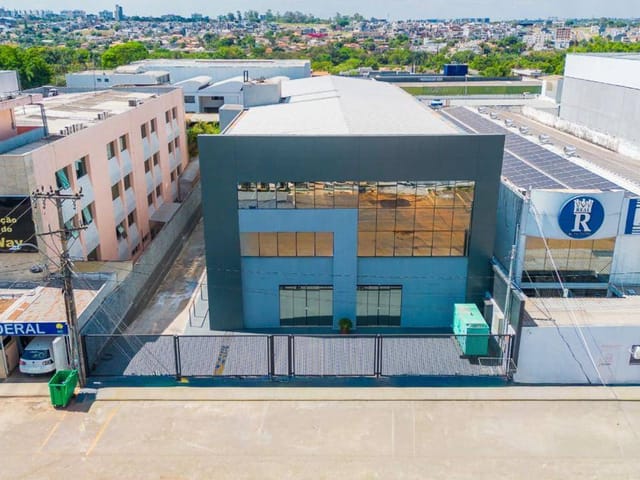 Prédio à venda ou para alugar, no bairro Setor de Indústrias Bernardo Sayão (Núcleo Bandeirante) em Brasília