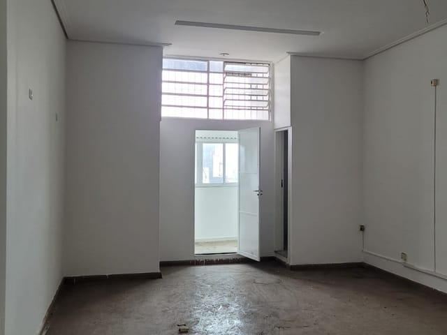 Prédio à venda ou para alugar, no bairro Parque João Ramalho em Santo André