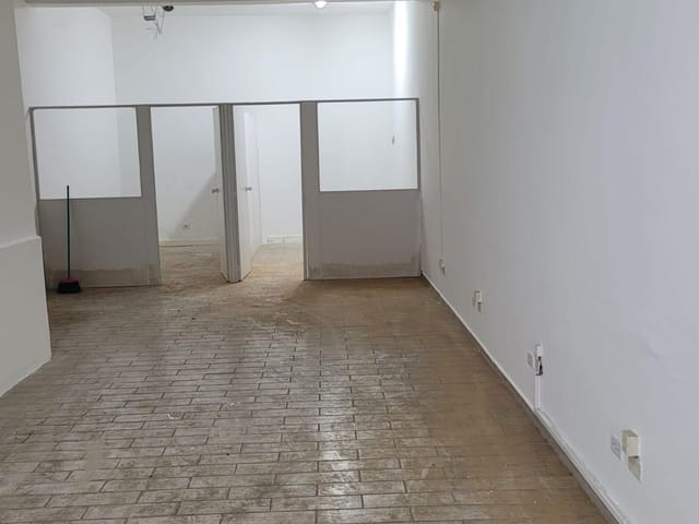 Prédio à venda ou para alugar, no bairro Parque João Ramalho em Santo André