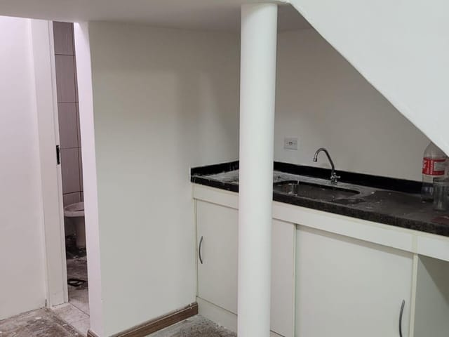 Prédio à venda ou para alugar, no bairro Parque João Ramalho em Santo André