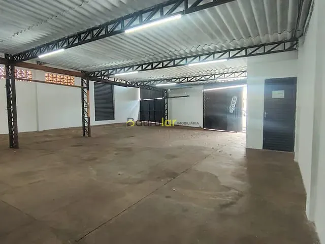Prédio para alugar, no bairro Parque Jaraguá em Bauru