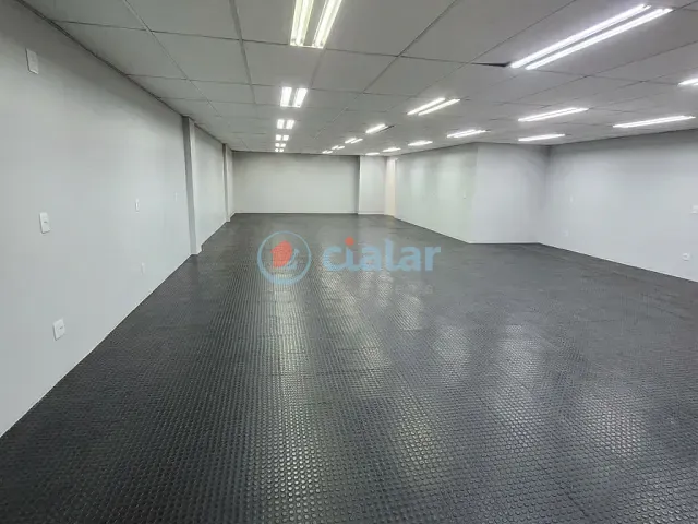 Prédio com 1435m², à venda ou para alugar, no bairro Del Castilho em Rio de Janeiro