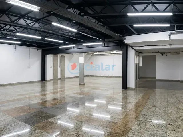 Prédio com 1435m², à venda ou para alugar, no bairro Del Castilho em Rio de Janeiro