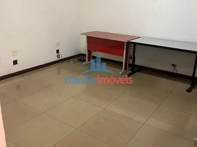 Ponto com 200m², para alugar, no bairro Vila Mury em Volta Redonda