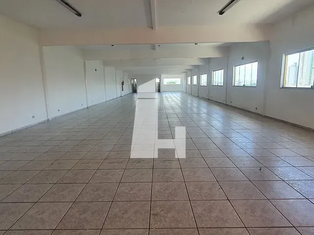 Prédio com 500m², para alugar, no bairro Vila Moreira em Guarulhos
