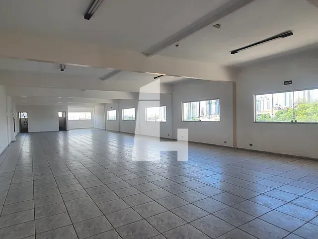 Prédio com 500m², para alugar, no bairro Vila Moreira em Guarulhos