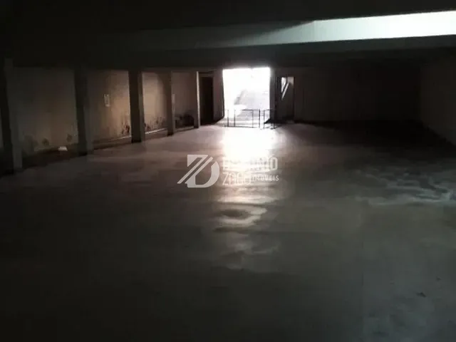 Prédio com 375m², à venda, no bairro Centro em Uberaba