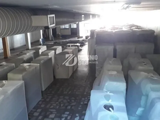 Prédio com 375m², à venda, no bairro Centro em Uberaba