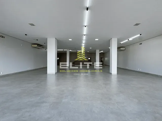 Prédio com 430m², para alugar, no bairro Centro-Norte em Sorriso