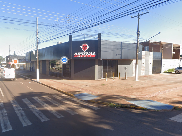 Prédio com 700m², à venda, no bairro Centro em Dourados