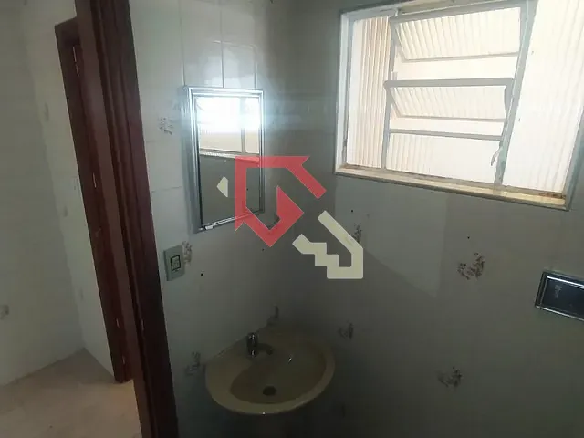 Prédio à venda, no bairro Vila Dirce em Mauá