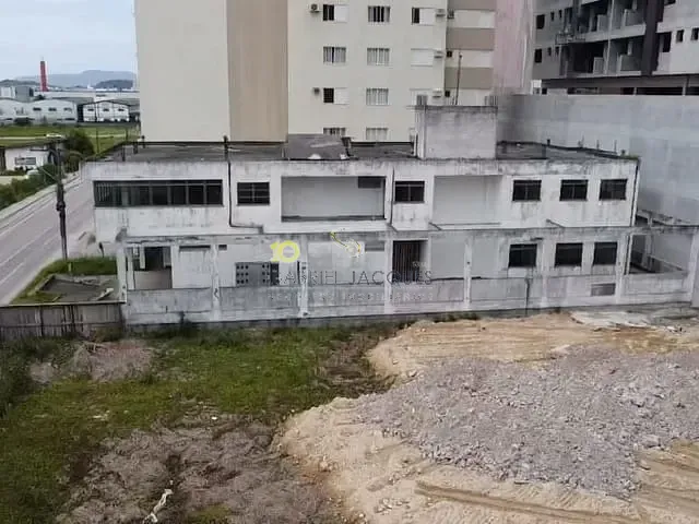 Prédio à venda, no bairro Cidade Universitária Pedra Branca em Palhoça