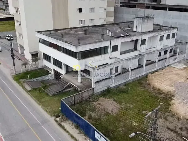 Prédio à venda, no bairro Cidade Universitária Pedra Branca em Palhoça