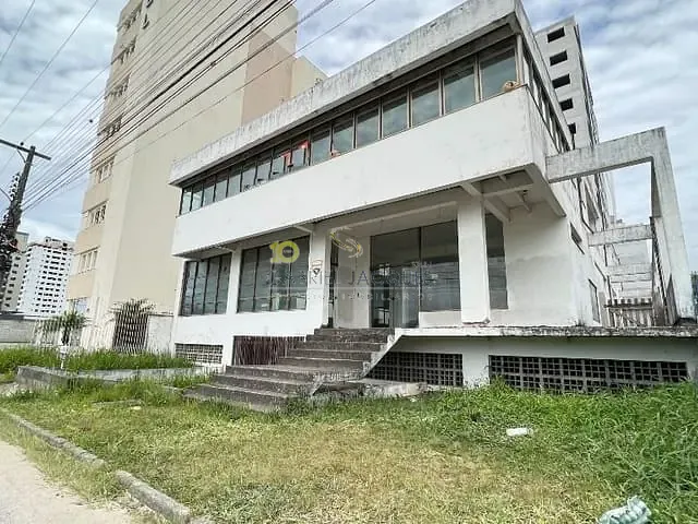 Prédio à venda, no bairro Cidade Universitária Pedra Branca em Palhoça