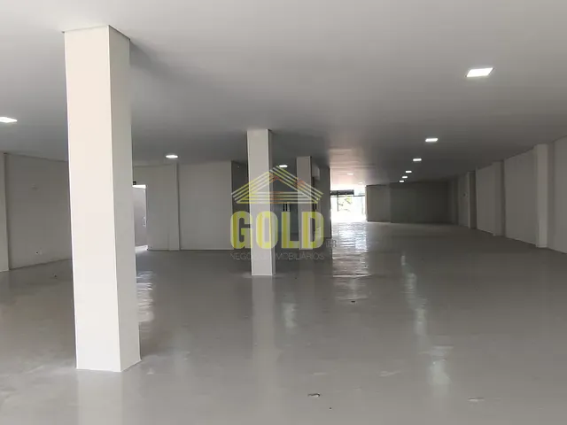 Prédio com 2018m², para alugar, no bairro Colonial em Londrina