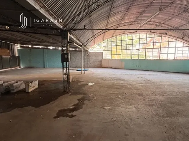 Prédio à venda ou para alugar, no bairro Córrego D'Antas em Nova Friburgo