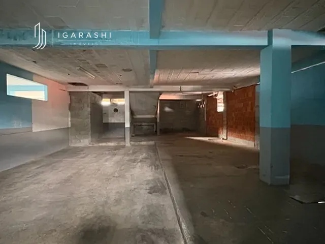 Prédio à venda ou para alugar, no bairro Córrego D'Antas em Nova Friburgo