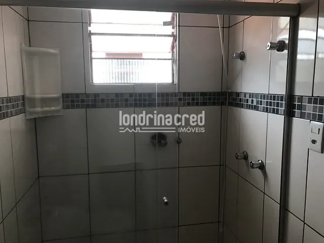 Prédio à venda, no bairro Champagnat em Londrina