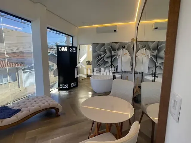 Prédio com 205m², à venda, no bairro Centro em Mococa