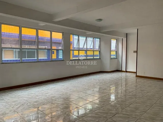 Prédio com 58m², à venda, no bairro Várzea em Teresópolis