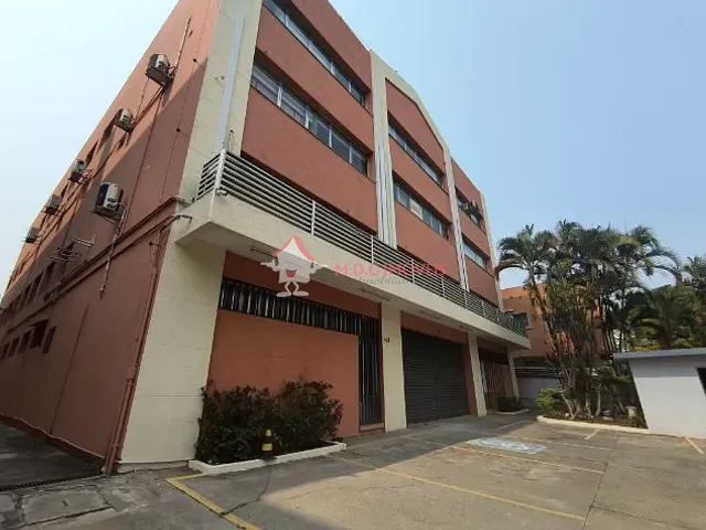 Prédio para alugar, no bairro Várzea da Barra Funda em São Paulo