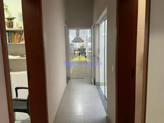 Prédio com 319m², à venda, no bairro Centro em Capivari