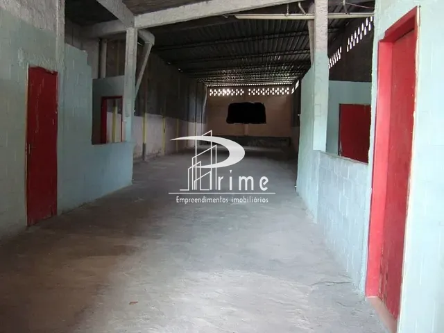 Prédio com 360m², à venda, no bairro Barro Vermelho em São Gonçalo