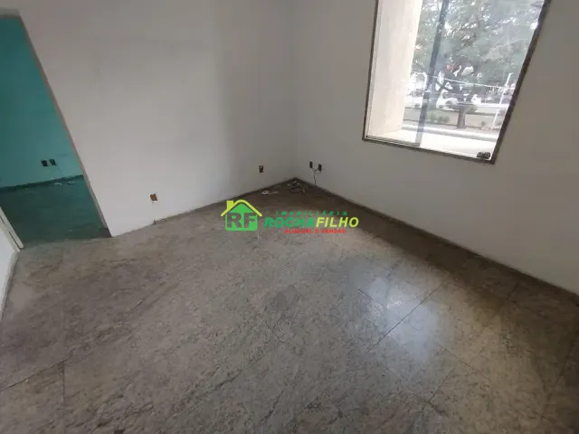 Prédio com 720m², para alugar, no bairro Centro em Teresina